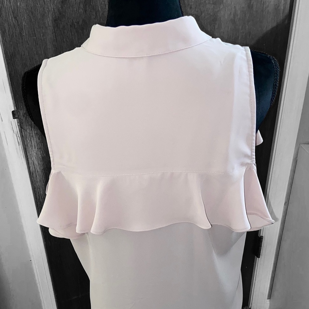 Express Cold Shoulder Top - Picture 3 of 5